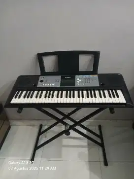 Dijyal keyboard merk Yamaha type E 233