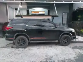 Fortuner VRZ trd 2.4 plat DA asli hitam mulus,, km 36rb. NEGO