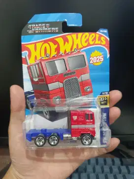 HOT WHEELS OPTIMUS PRIME Merah Biru
