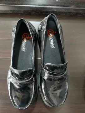 Sepatu & sendal Wanita Donatello