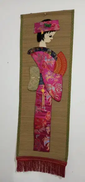 Pajangan Dinding Baju Adat Jepang