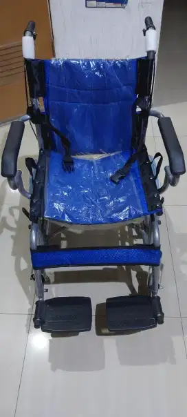 Jual kursi roda masih baru kagak kepakek salah beli