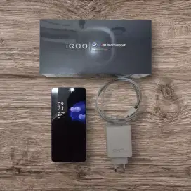 WTS IQOO 13, 16/512GB Legend (second)
