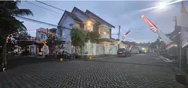 Rumah mewah jalan 12 m furniture di sulfat blimbing dekat sawojajar