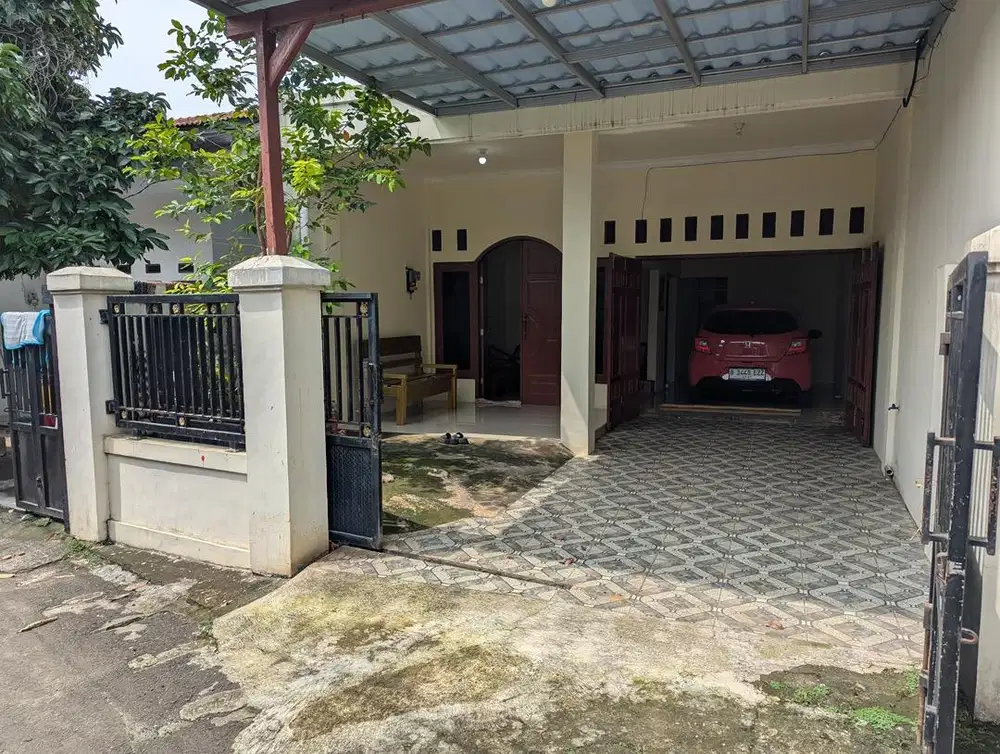 Rumah SHM Garasi masuk Bebas Banjir