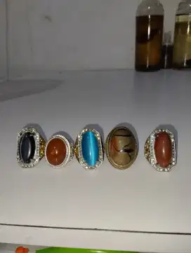 Pakettan batu cincin
