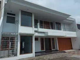 RUMAH USAHA RAYA DARMO PERMAI dkt Pakuwon Kupang Graha