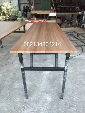 Meja lipat portabel