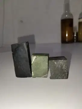 Batu giok black jade