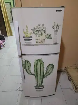 Kulkas SHARP 2 pintu