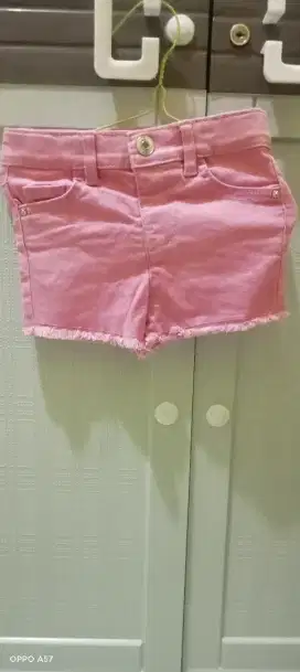 Celana jeans hotpants 2-3 thn