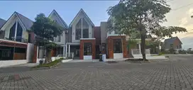Rumah mewah lingkungan elite tasikmadu suhat dekat kampus UB Unmuh