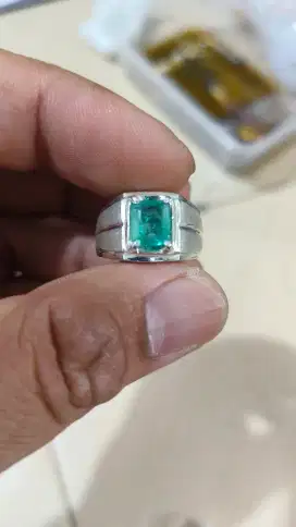 Natural emerald (Jamrud)