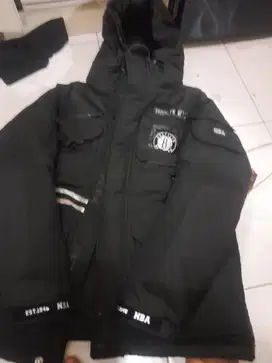 Jaket NBA atau buat naik gunung