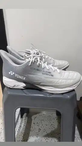 Sepatu badminton Yonex