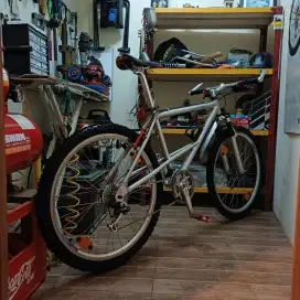Sepeda mtb mercedes benz