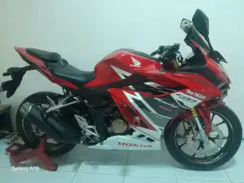 Honda cbr 150 R.