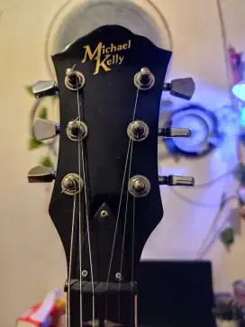 Gitar elektrik Michael Kelly