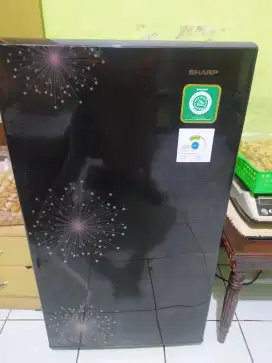 dijual kulkas merek sharp