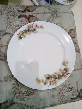 Piring keramik diameter 26cm