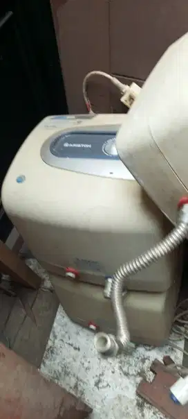 Waterheater Ariston.