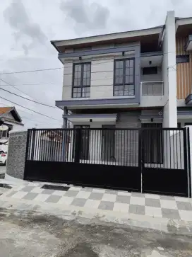 Baruk‼️Jual Rumah Baru Hook Dekat Raya Merr,Tol tambak sumur
