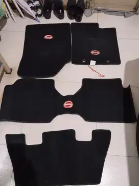 Alas kaki original sigra  baru