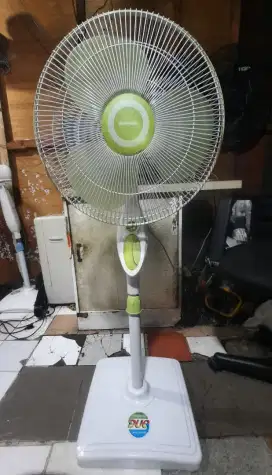 Kipas angin lantai miyako 16in, bisa panjang bisa pendek, original