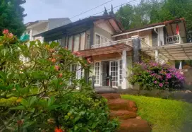 Rumah Villa yang adem asri sejuk di Villa Istana Bunga lembang