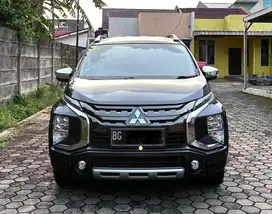 Mitsubishi Xpander Cross Matic 2019 km rendah mulus terawat sekali