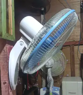 Kipas angin dinding miyako 16in, pakai remot, normal angin kencang