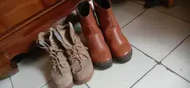 Dua pasang sepatu safety