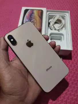 iPhone xs 64 GB inter fullset jaringan axiz sama XL jual harga pas ya.