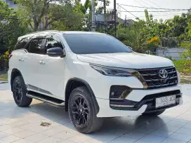 VRZ 2.8 GR AT 2022 Tgn pertama Pajak Baru