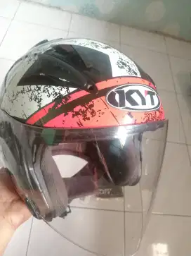 Helm KYT 95% baru