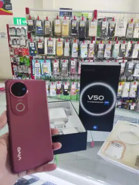 Vivo v50 5g ram 12/256 second like new