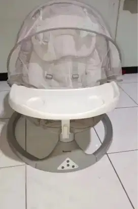 Sugarbaby HugMe Automatic Baby Swing Chair With Table
