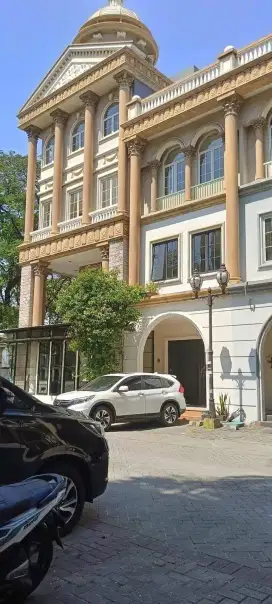 Ruko gandeng Cordoba Pik, posisi hoek & badan