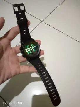 Jam tangan pria warna hitam