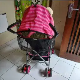 Stroller baby warna pink