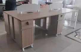 meja staff untuk 4 dudukan
