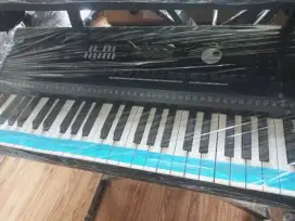 Keyboard roland ex30