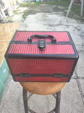 Kotak Tempat Kosmetik dll warna Merah