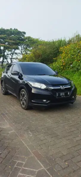 Dijual mobil honda H-rv E-Cvt 2016