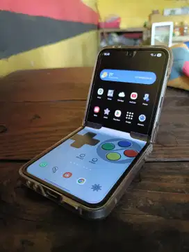 Samsung Zflip6 12/512 silver mint condition