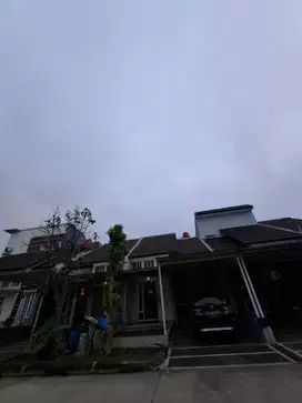 Rumah siap Huni Aman Dan Nyaman dicluster favorite taman kopo indah