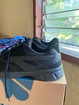Sepatu brodo ace nova 45