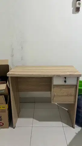 Meja dan Kursi Belajar