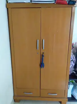 LEMARI PAKAIAN KAYU 2 PINTU