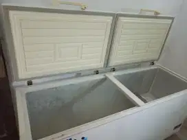 Freezer friser kulkas RSA CF-750